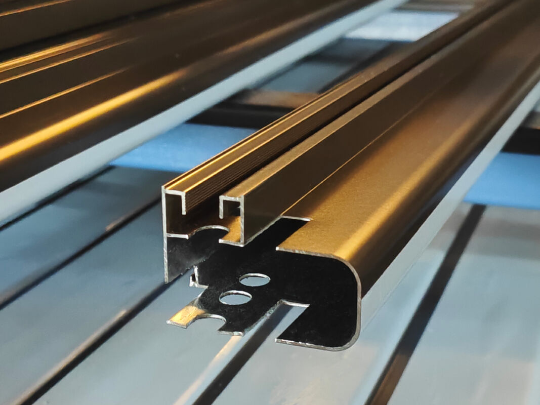 অ্যালুমিনিয়াম প্রোফাইল অ্যালোয় 6063 পাউডার লেপ সঙ্গে প্যাটিও দরজা এবং উইন্ডোজ জন্য